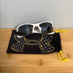 Under Armour UA White Nitro L Youth Sunglasses with dustbag